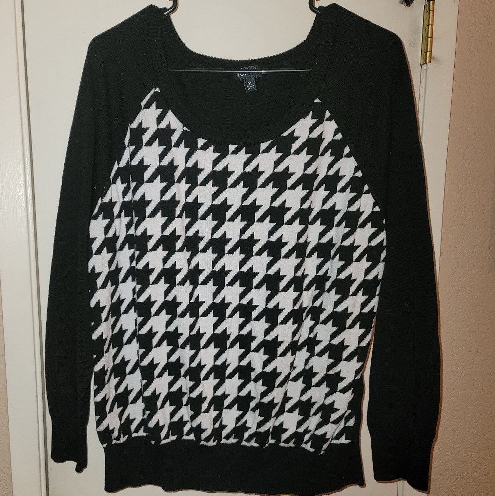 Torrid Houndstooth Sweater size 2